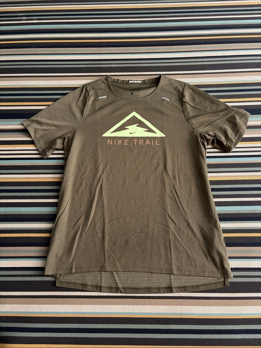 Nike Trail Short Sleeve Tee